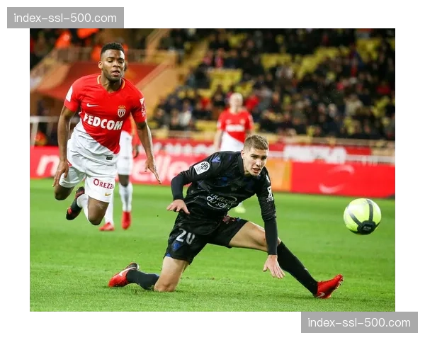 法国足球经济研究所报告显示，法甲俱乐部商品销售收入创新高。